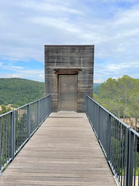 Lift on the end of a bridge